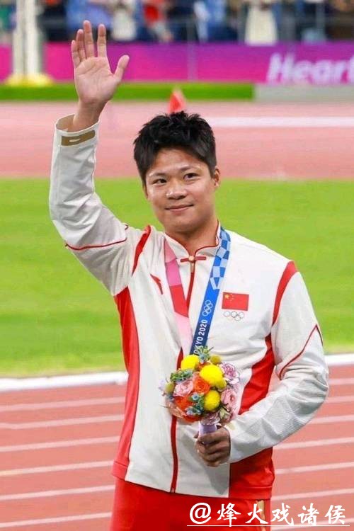 中国短跑名将苏炳添宣布退役