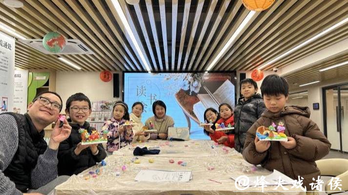 杨浦区大桥街道组织青少年参加“社志融合”寒假活动