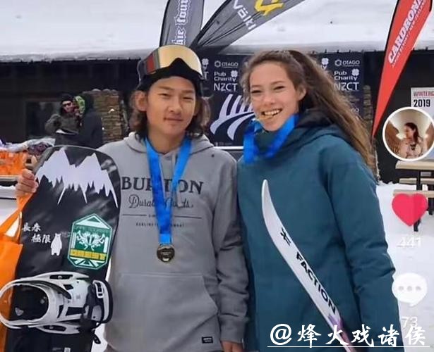 冬奥会上的妈妈团，这是温情的后援团！从谷爱凌到苏翊鸣，成功离不开她